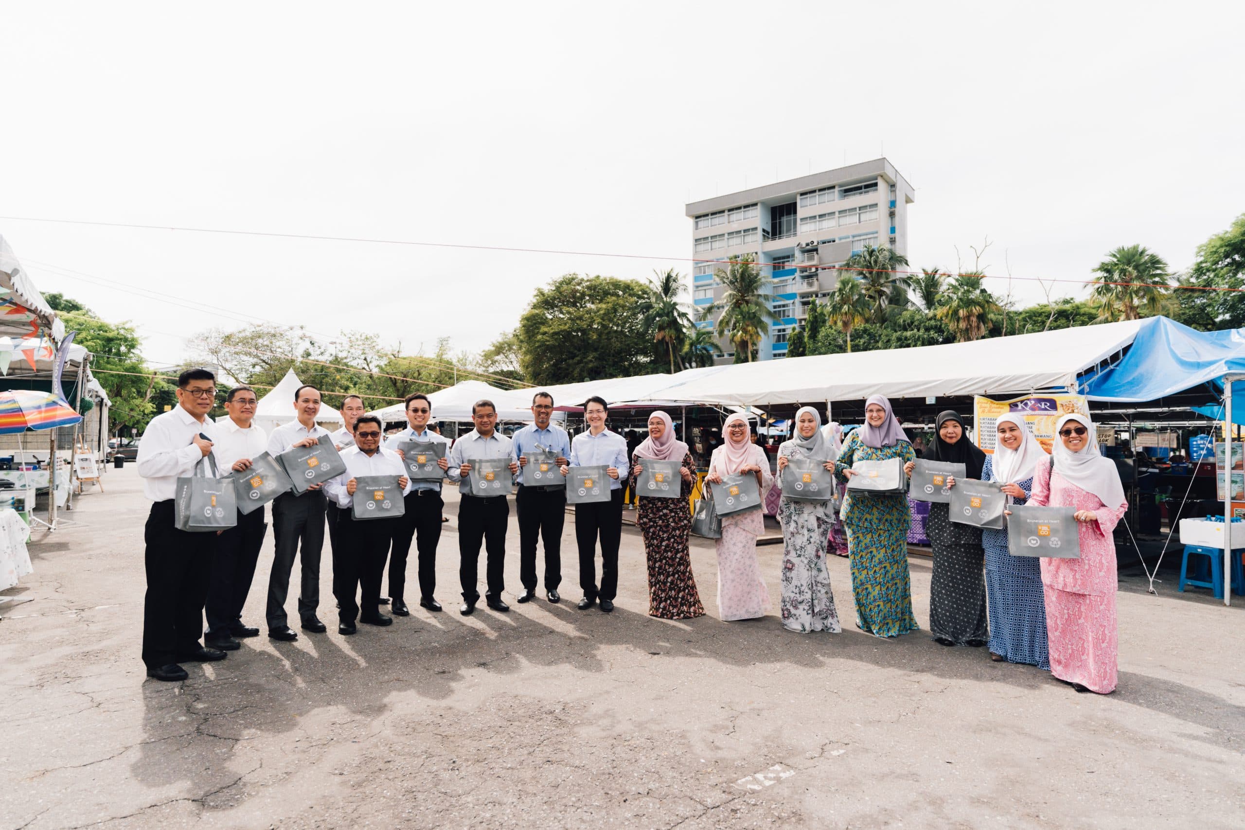 Reusable items distribution